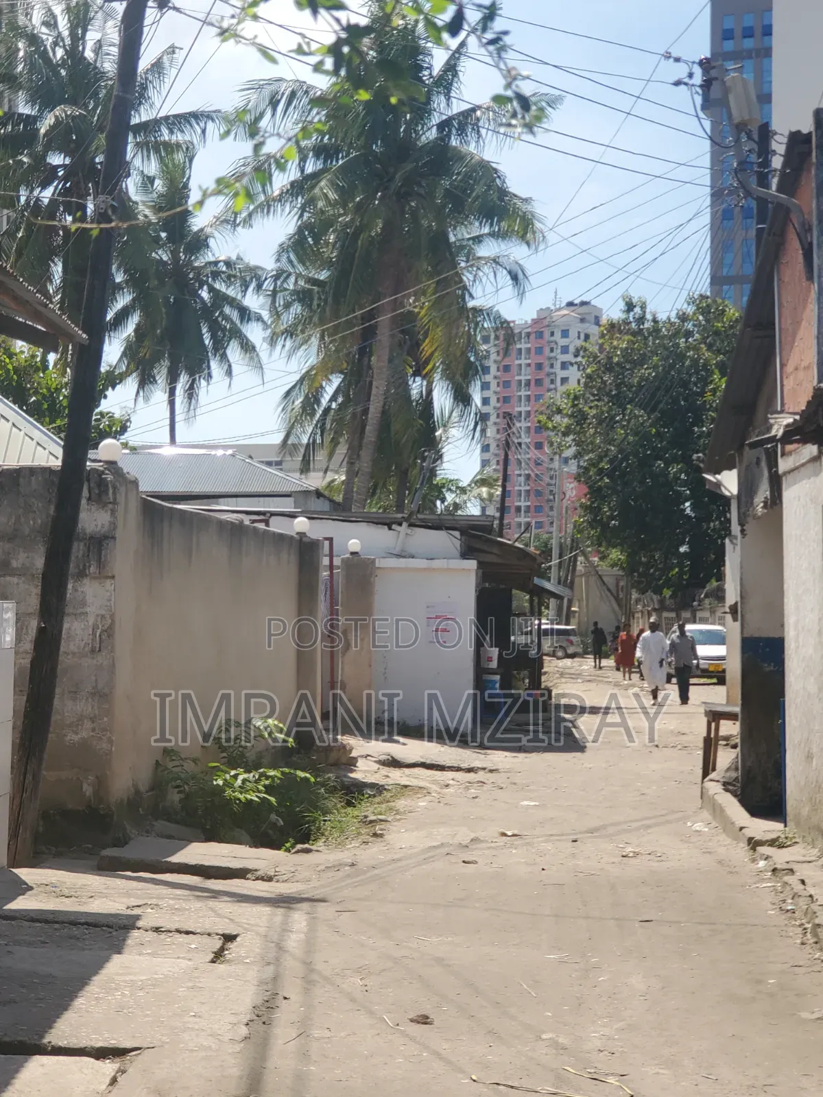 6bdrm Bungalow in Ada Estate for sale