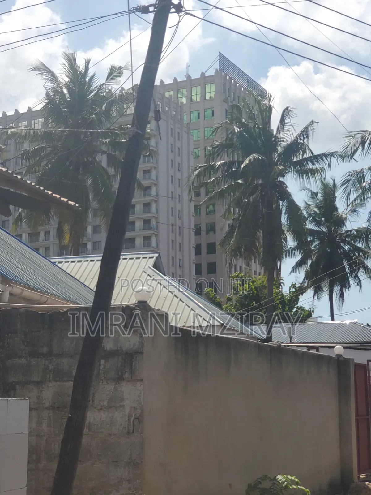 6bdrm Bungalow in Ada Estate for sale