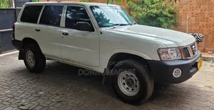 Nissan Patrol 2006 White