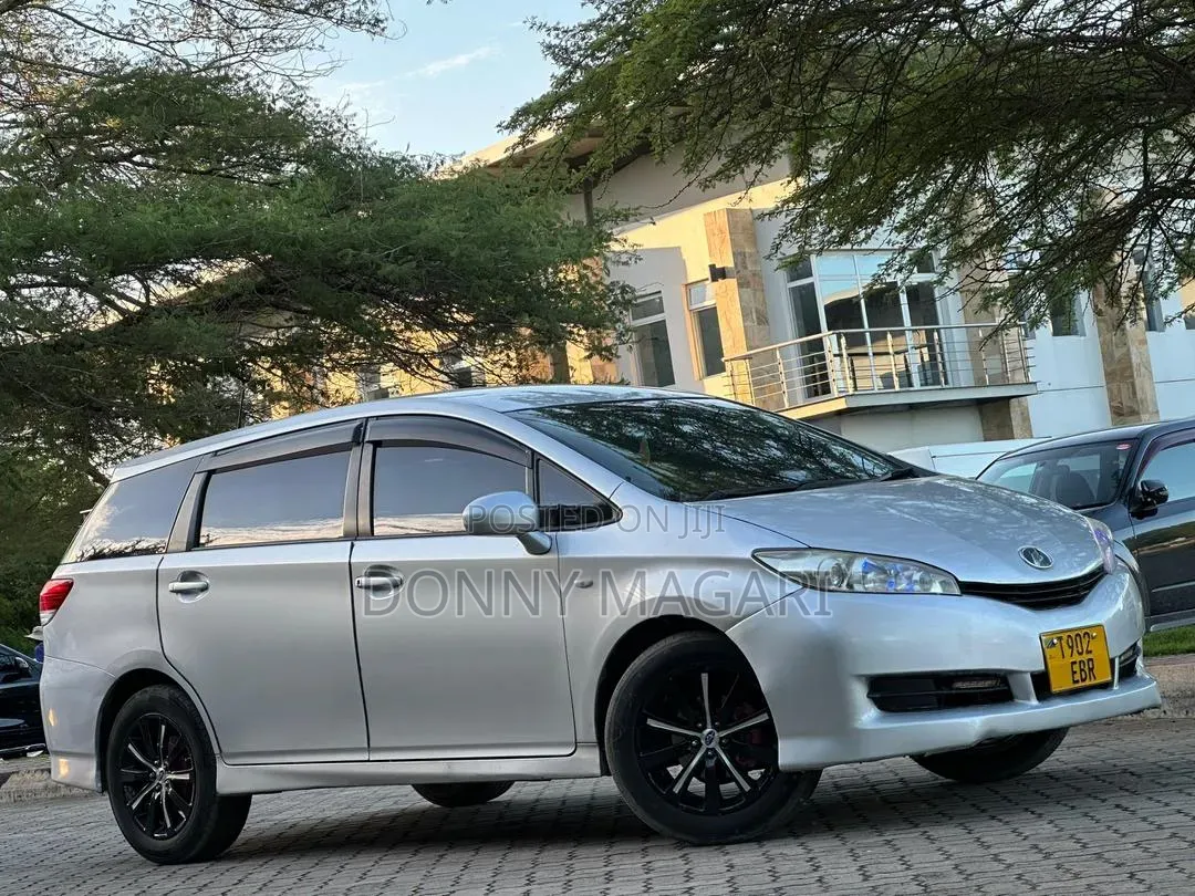Toyota Wish 2010 Silver