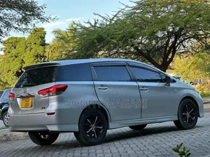 Toyota Wish 2010 Silver