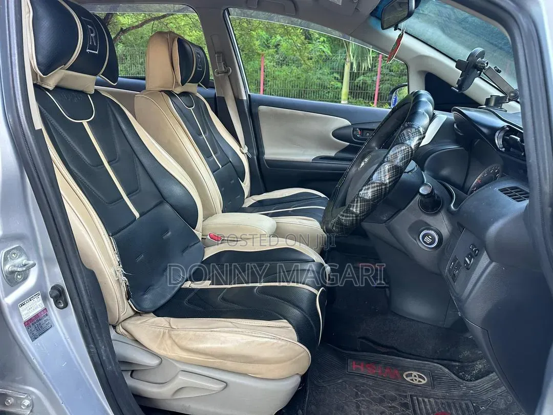 Toyota Wish 2010 Silver