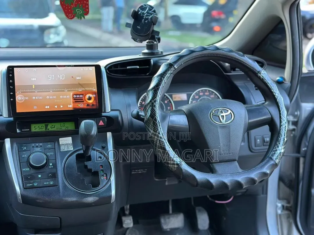 Toyota Wish 2010 Silver