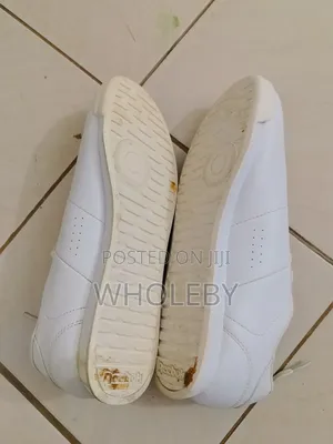Laba Ngozi ,Used Kidogo ,Size Uk 9,Usa 10