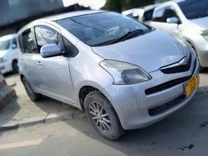 Toyota Ractis 2010 Silver