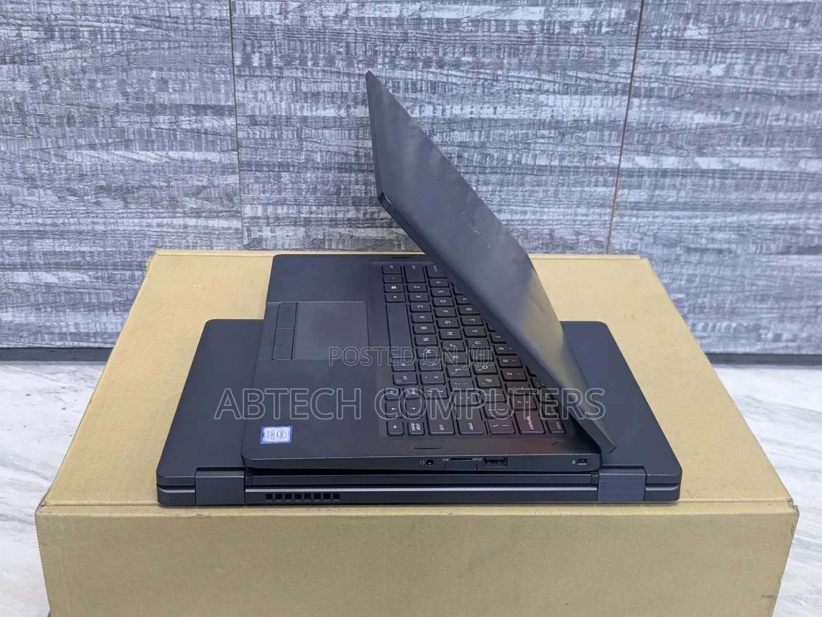 Laptop Dell Latitude 5300 8GB Intel Core i7 SSD 256GB