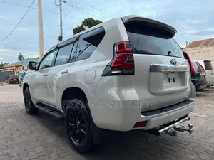 Toyota Land Cruiser Prado 2.7 2019 Off white