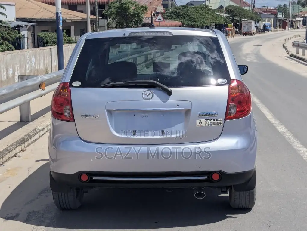Mazda Verisa 2009 Silver