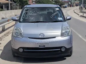 Mazda Verisa 2009 Silver