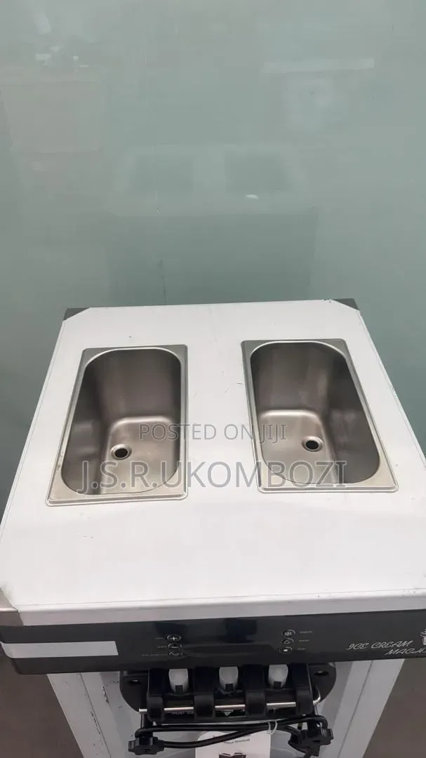 Ice Cream Machine 28l 3 Dispenser With Mixing Option
