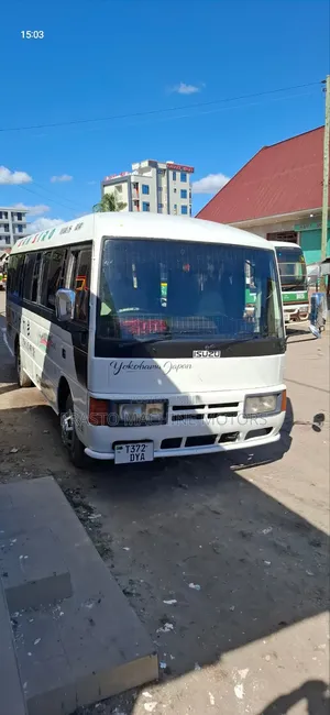 Nissan Civilian 2000 White