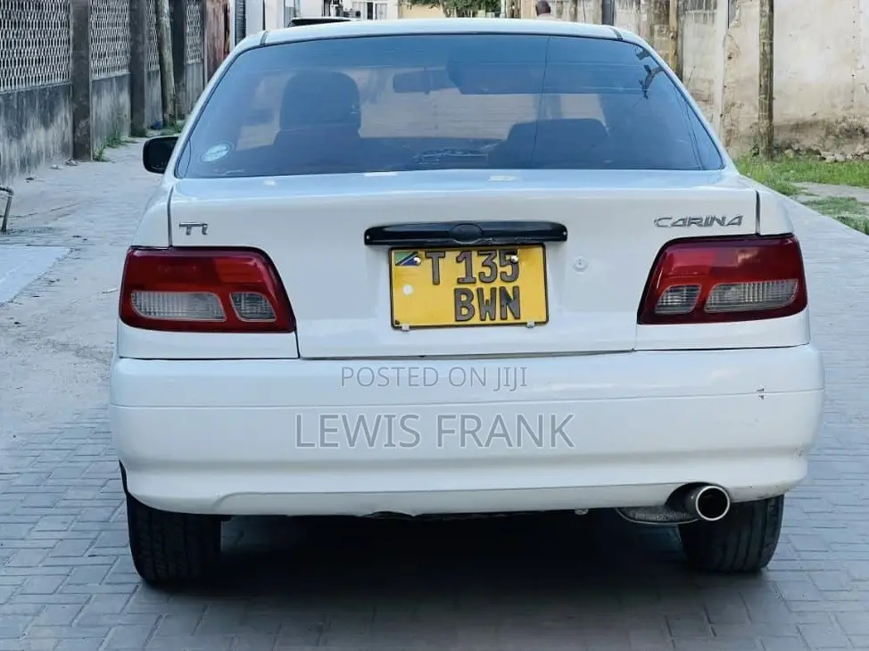 Toyota Carina 2000 White