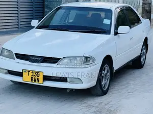 Toyota Carina 2000 White