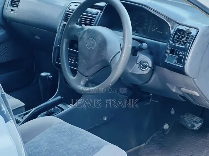 Toyota Carina 2000 White