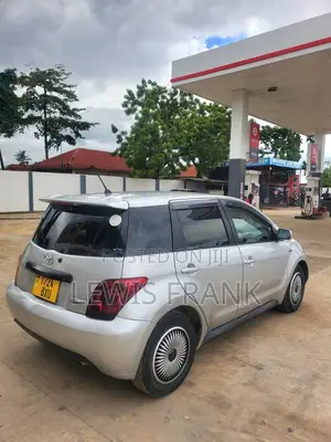 Toyota IST 2004 Silver