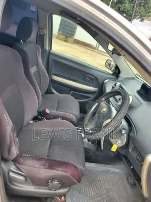 Toyota IST 2004 Silver