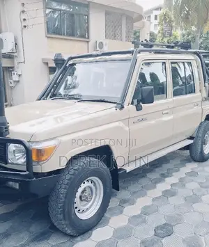 Toyota Land Cruiser 79 Series 2017 Beige