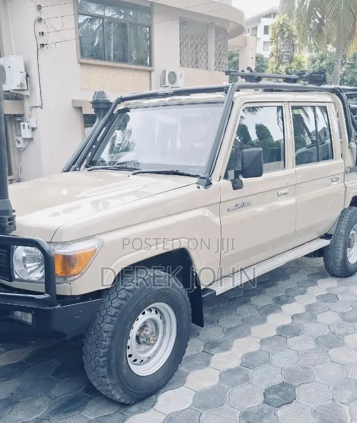 Toyota Land Cruiser 79 Series 2017 Beige