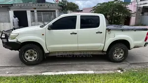 Toyota Hilux 2014 White