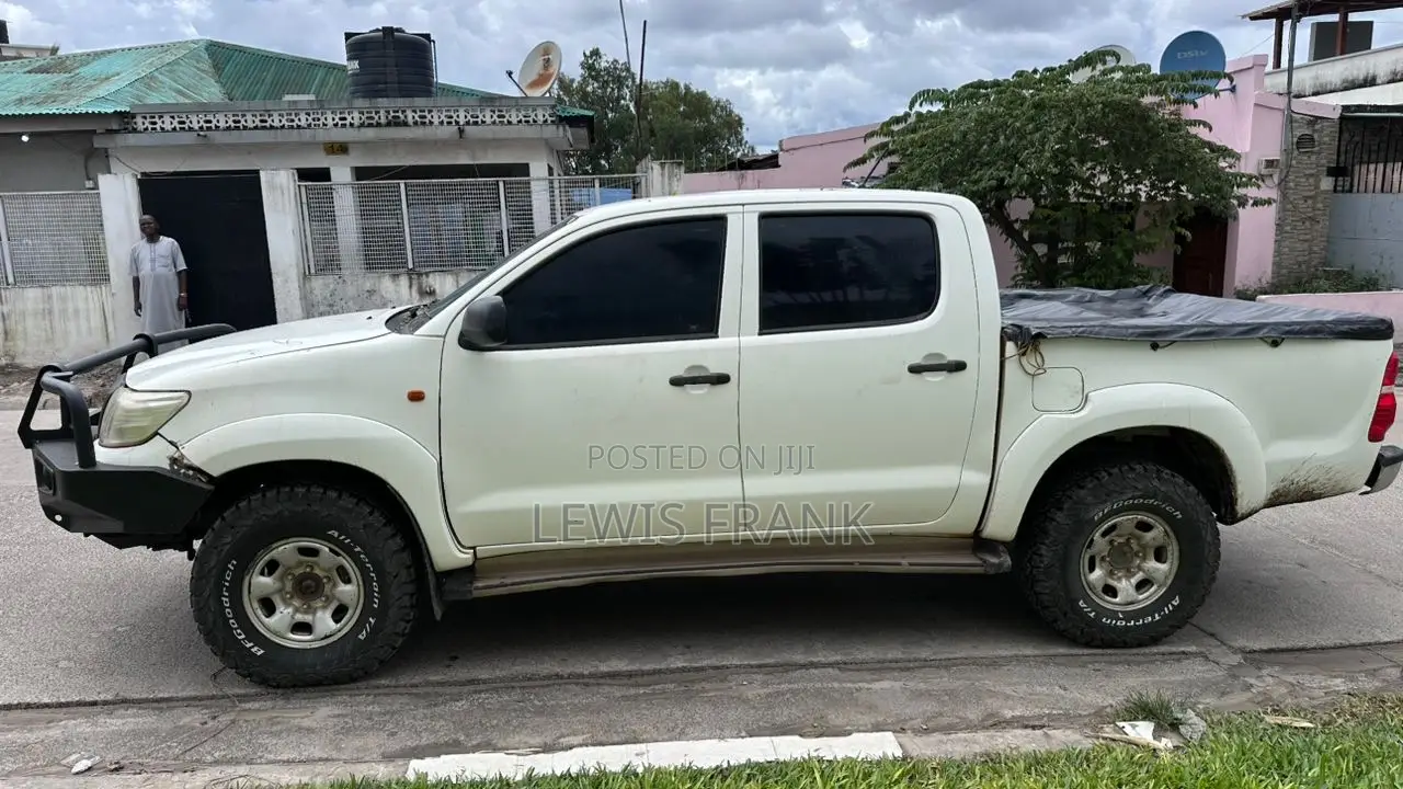 Toyota Hilux 2014 White