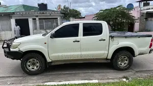 Toyota Hilux 2014 White