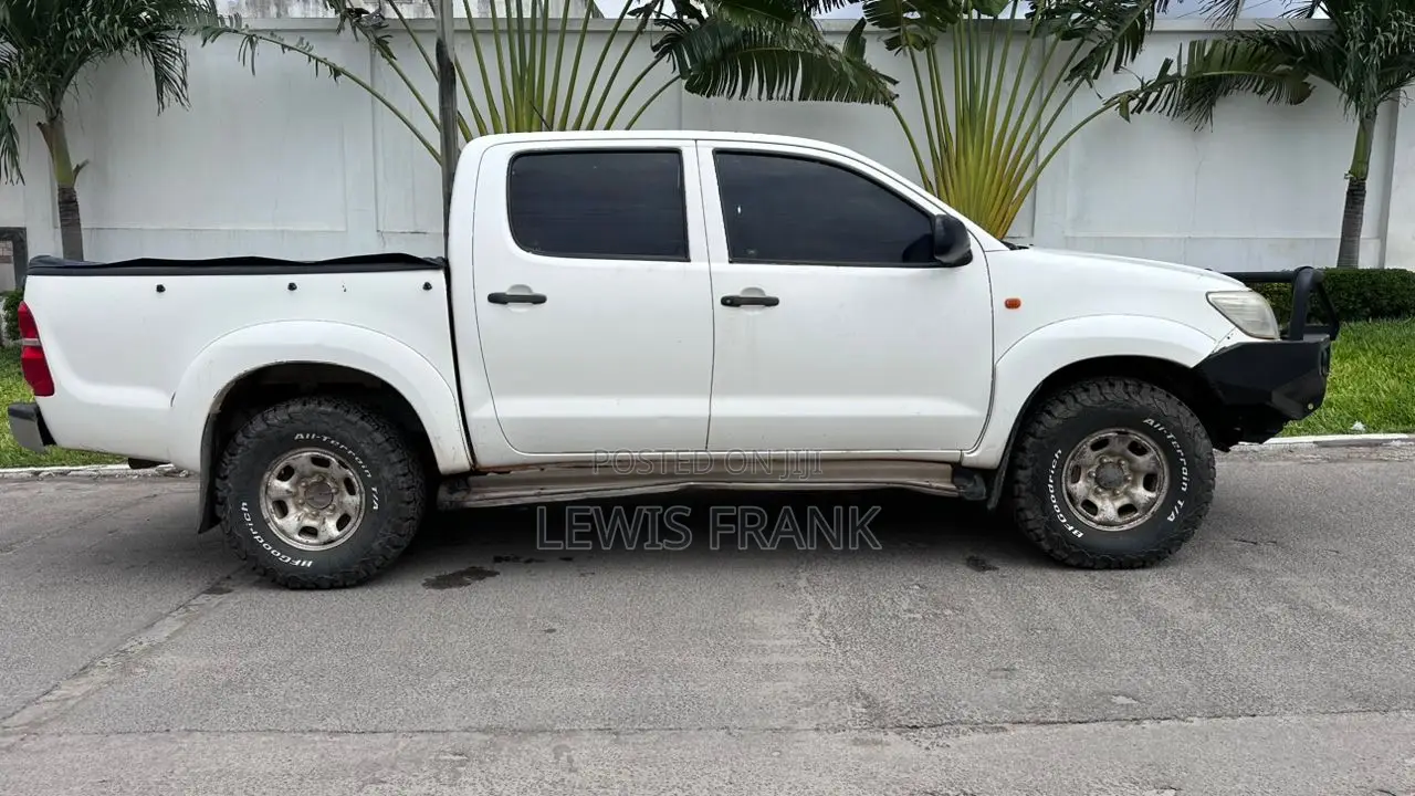 Toyota Hilux 2014 White