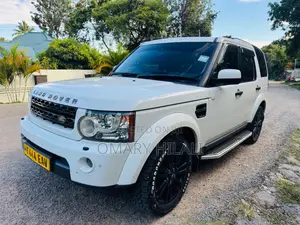 Land Rover Discovery 2014 White