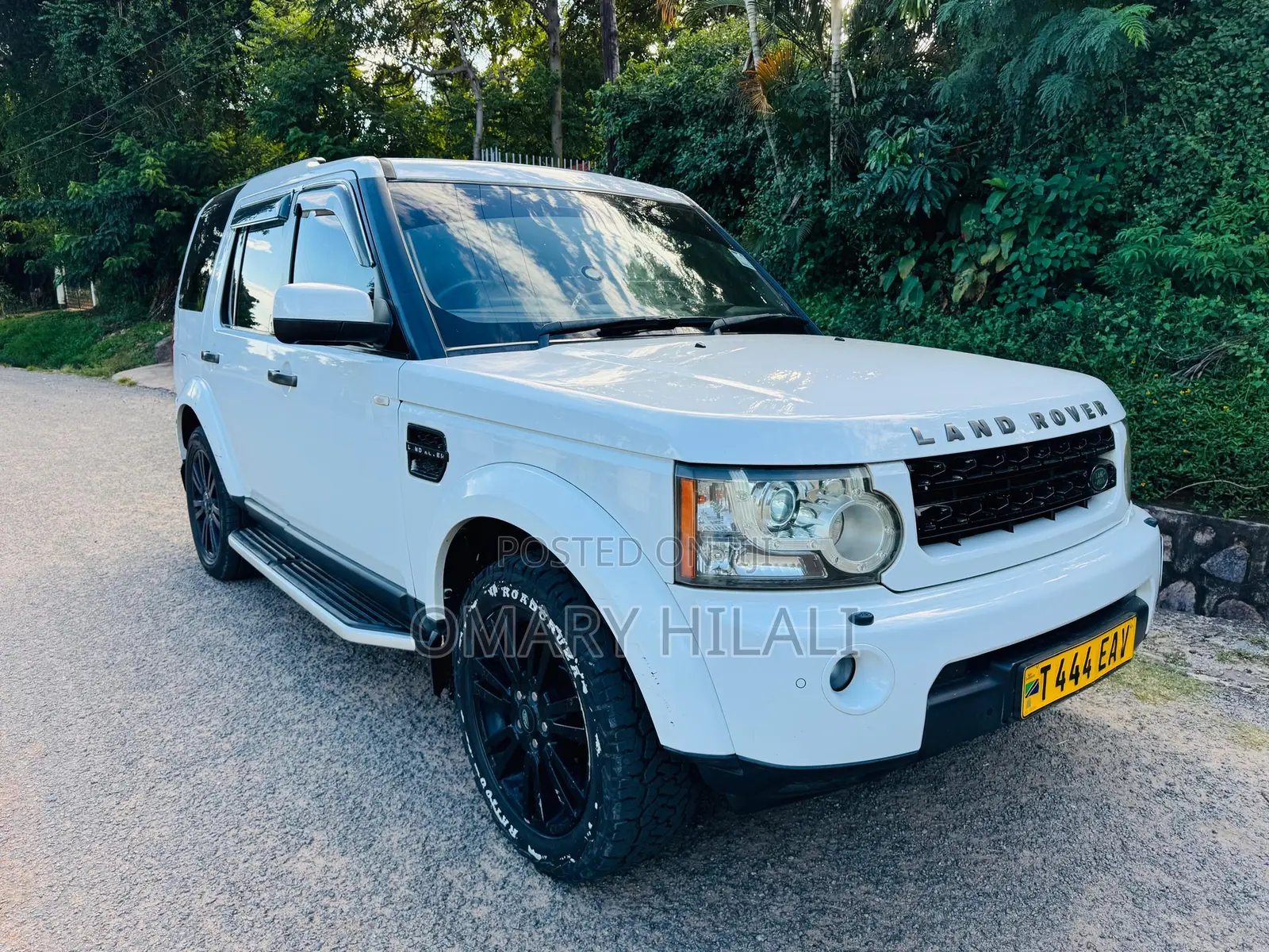 Land Rover Discovery 2014 White