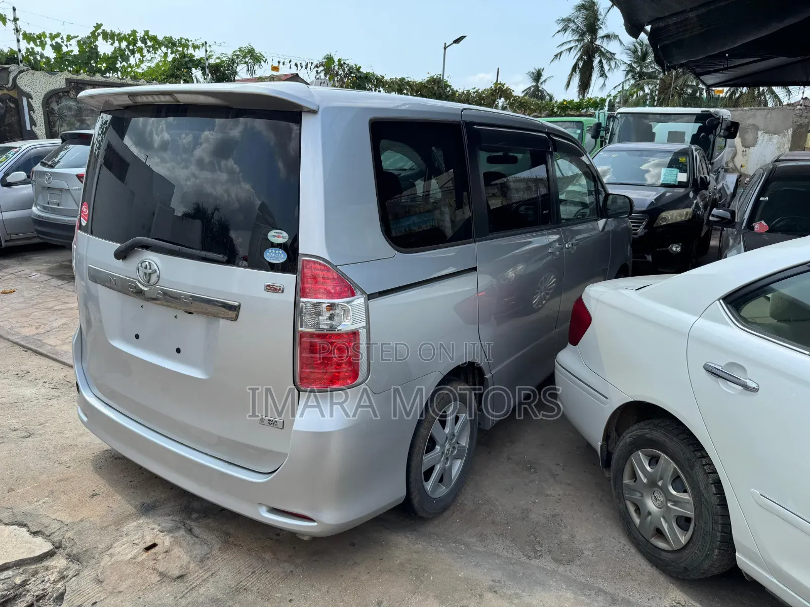 Toyota Noah 2008 Silver