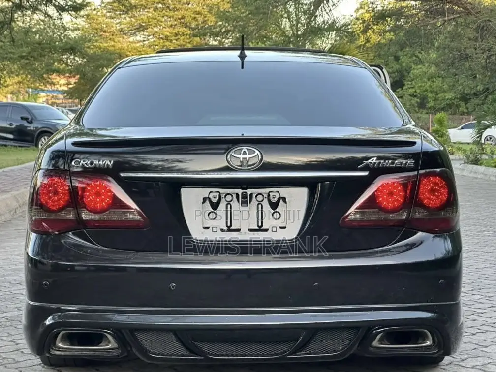 Toyota Crown 2010 Black