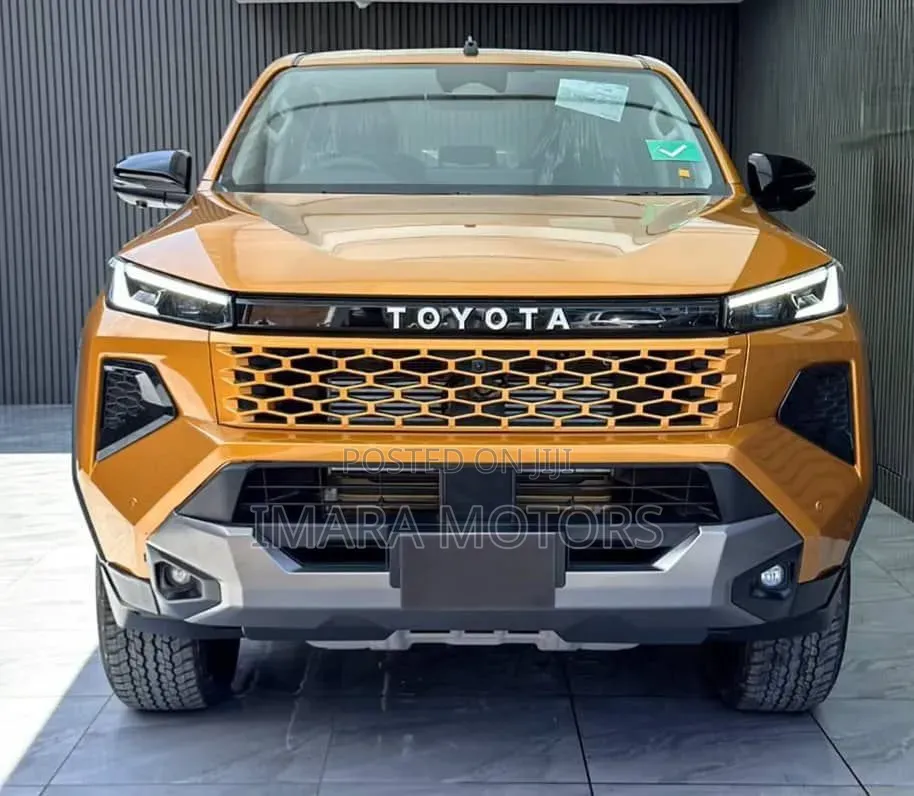 New Toyota Hilux 2025 Orange