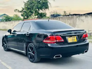 Toyota Crown 2009 Black