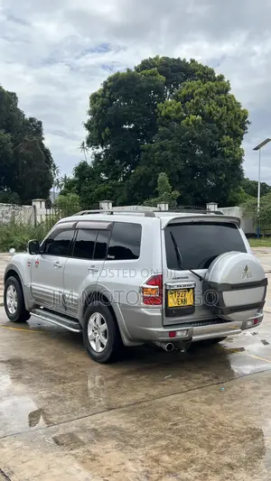 Mitsubishi Pajero 2007 Silver