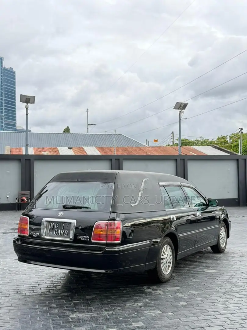 Toyota Crown Royale 2005 Black