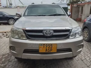 Toyota Fortuner 2012 Gray