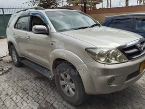 Toyota Fortuner 2012 Gray