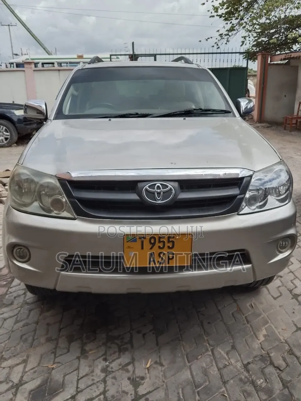 Toyota Fortuner 2012 Gray