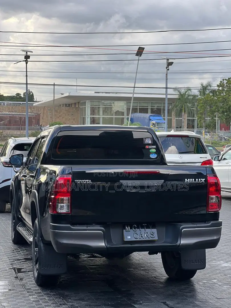 Toyota Hilux 2.4 Diesel 2020 Black