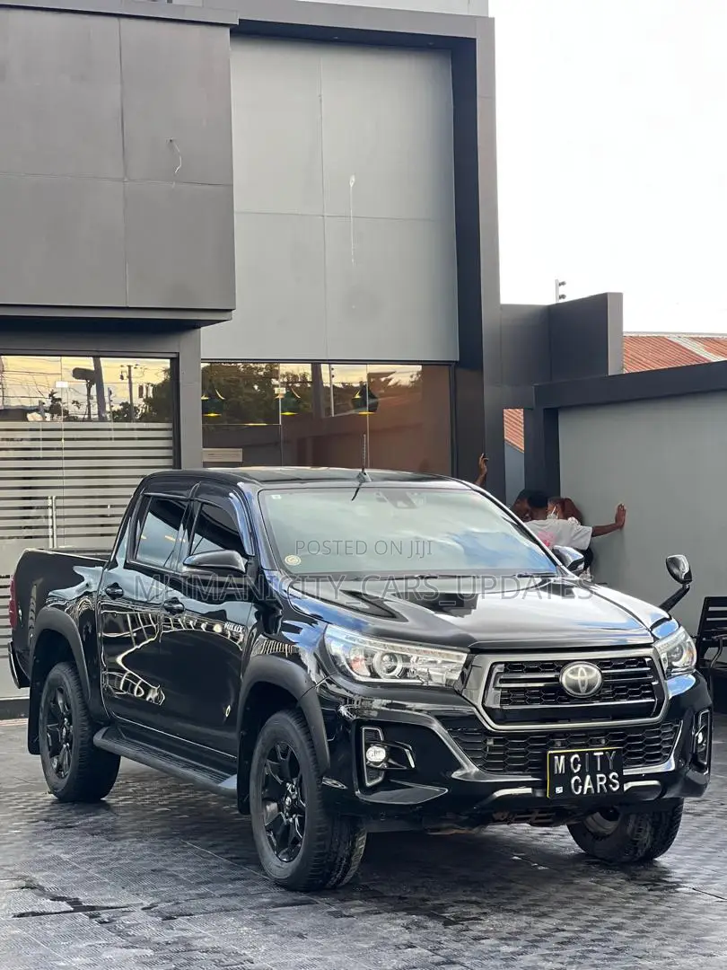 Toyota Hilux 2.4 Diesel 2020 Black