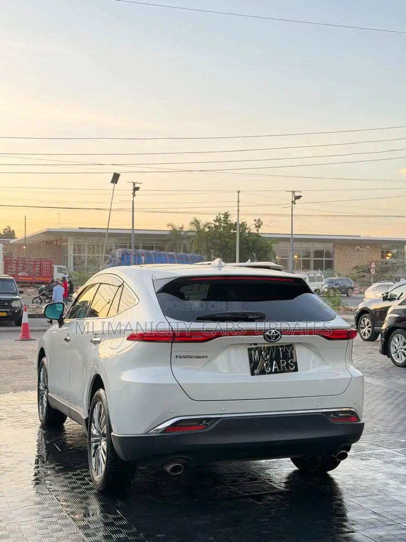 Toyota Harrier 2.0 4WD 2020 White