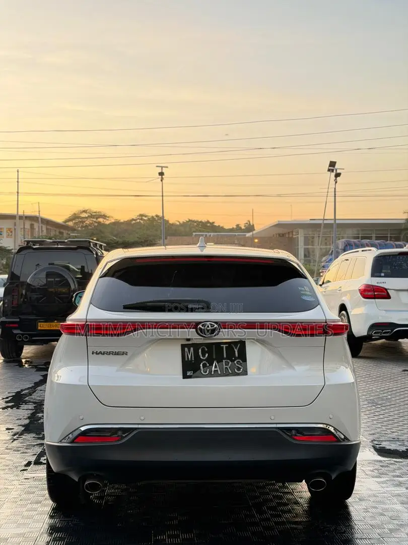 Toyota Harrier 2.0 4WD 2020 White