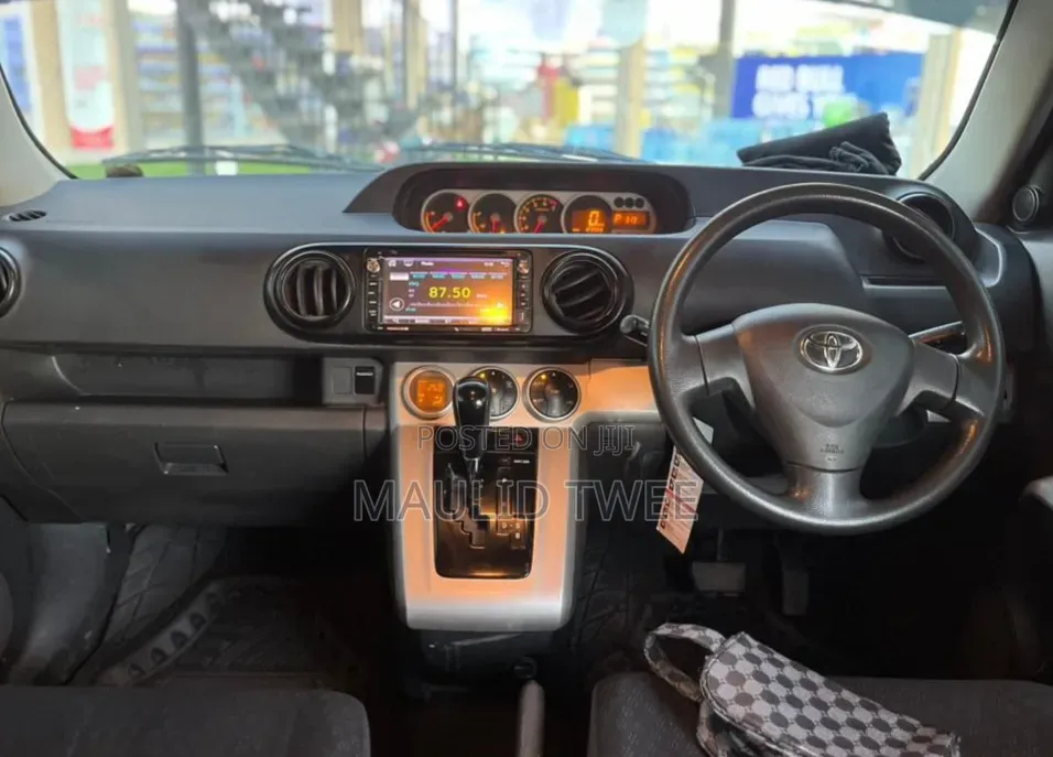 Toyota Corolla Rumion 2009 Brown