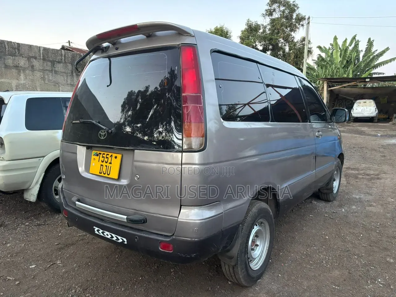 Toyota Noah 2001 Gold