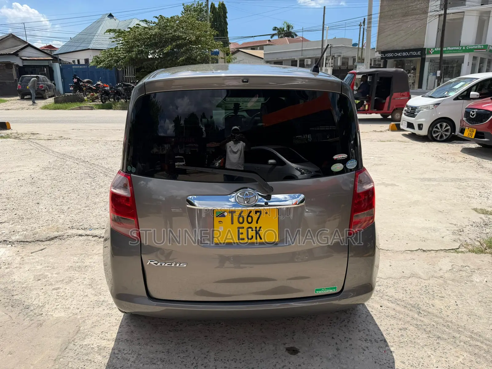 Toyota Ractis 2005 Gray