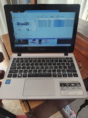 Laptop Acer Aspire E3 111 2GB Intel Core i9 HDD+SSD 500GB