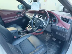 Toyota Harrier 2.0 2016 White