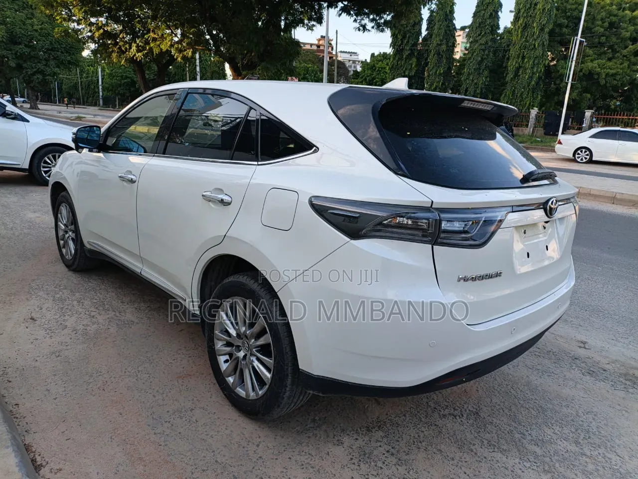 Toyota Harrier 2.0 2016 White