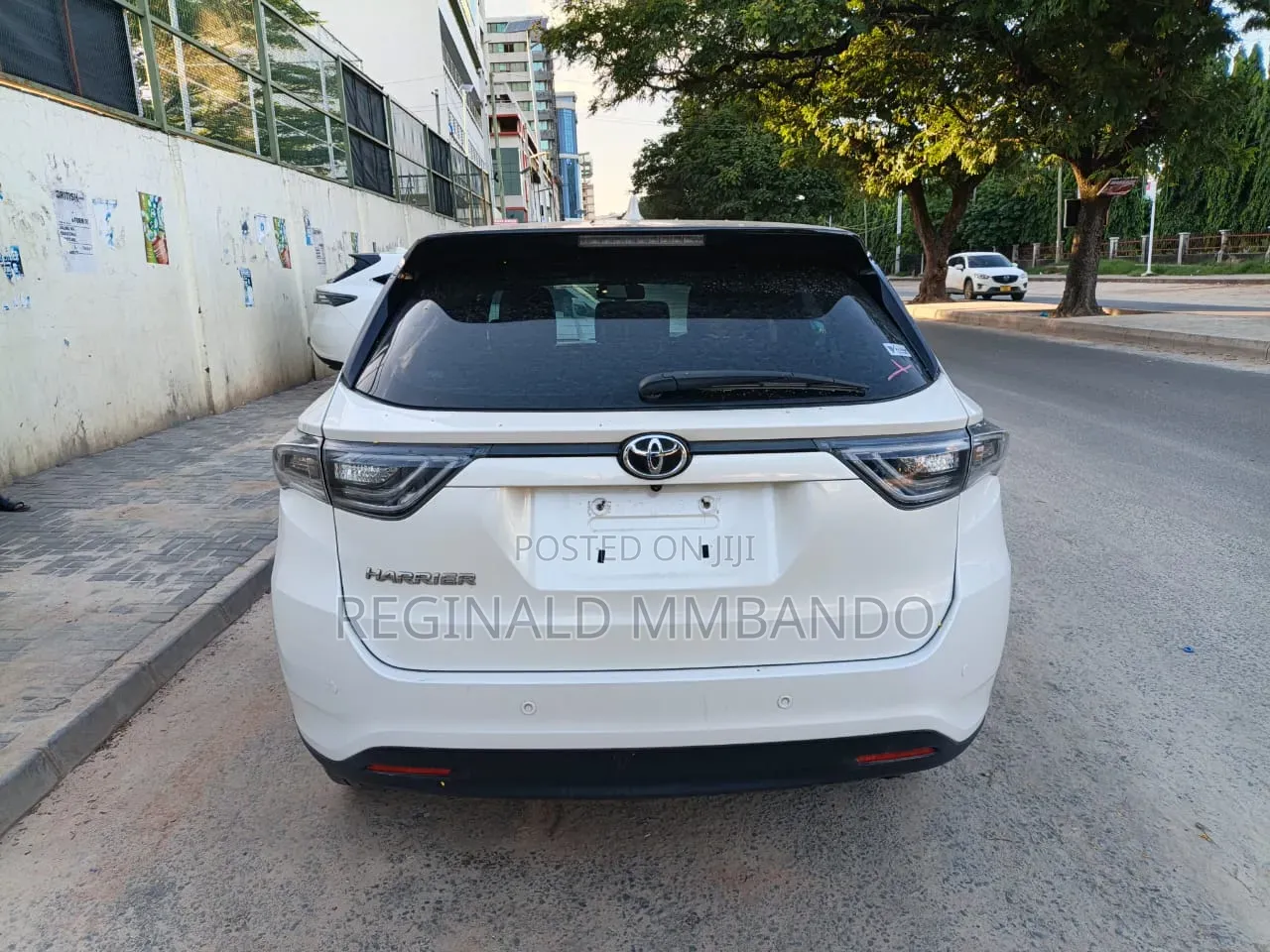 Toyota Harrier 2.0 2016 White