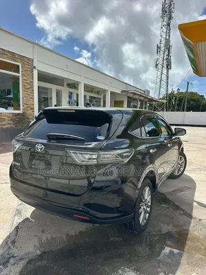 Toyota Harrier 2.0 4WD 2016 Black