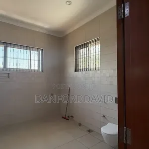 5bdrm House in Kahwa Real Estste, Mbweni for sale